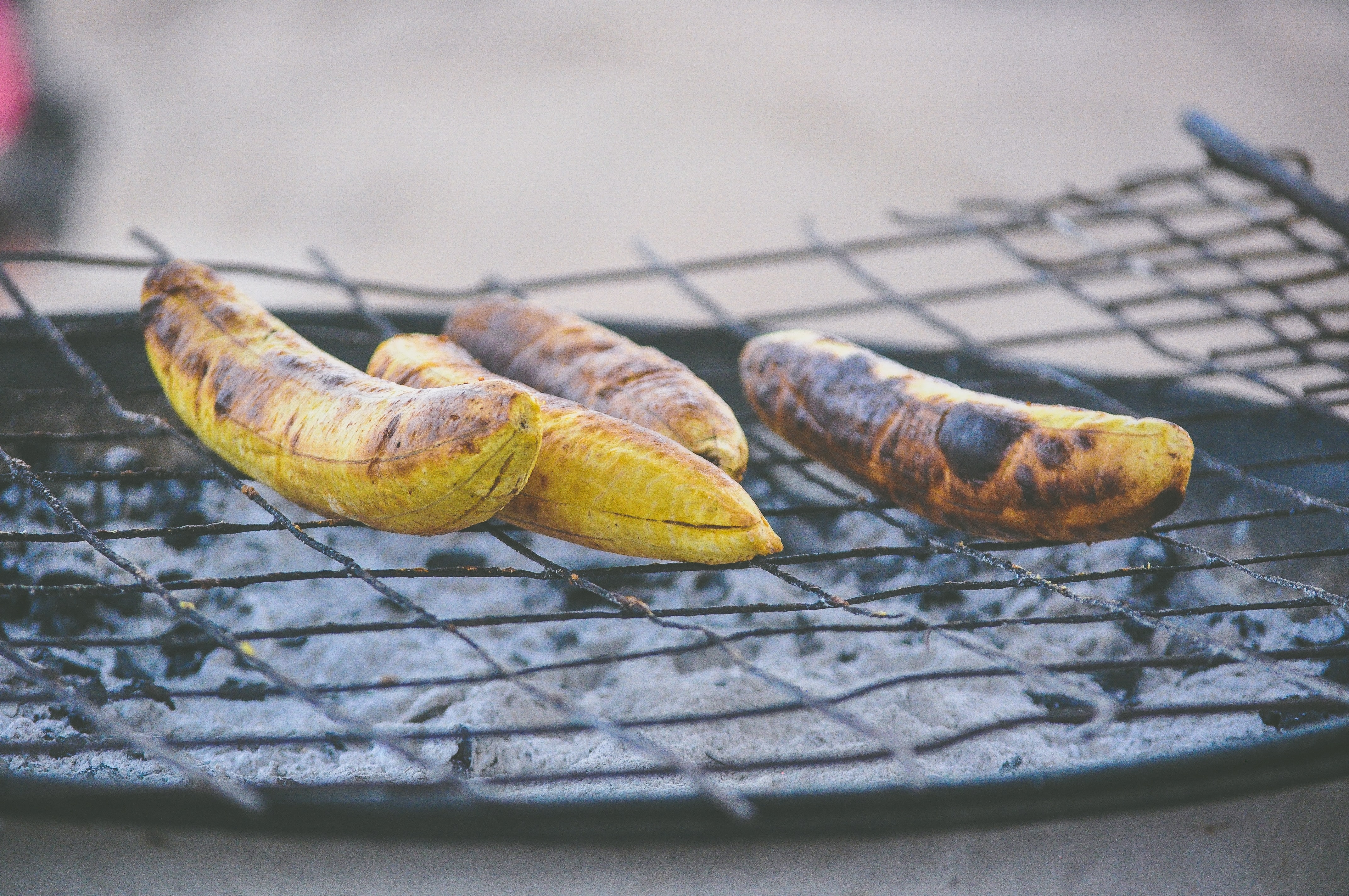 Gebakken bananen grillen op de barbecue